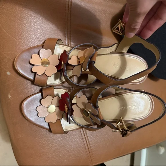 Michael Kors Tan Floral Heels - Picture 2 of 7